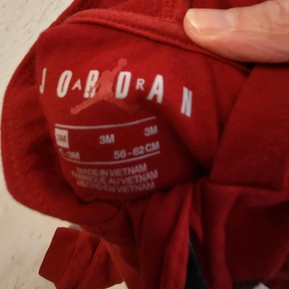 Red Hooded Kids One Piece Jordan - Picture 2 of 2